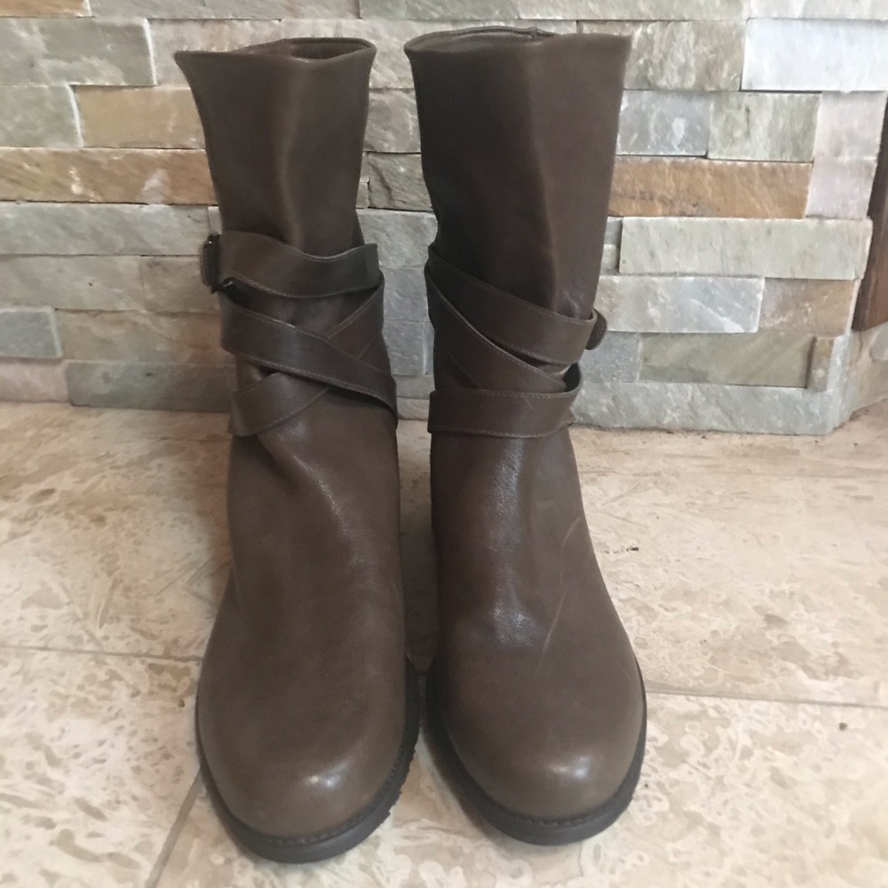 Stuart Weitzman “Ranch Dressing” Boots - Picture 2 of 10
